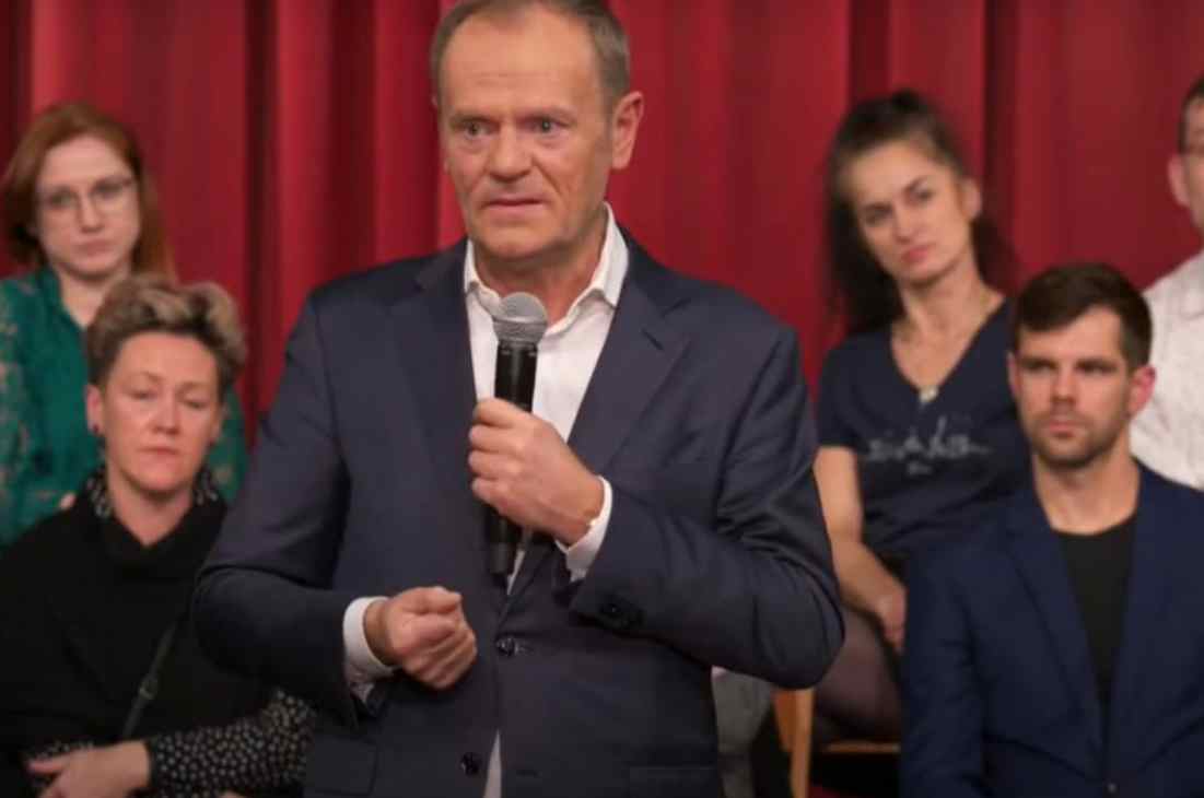 polskaracja.pl: Donald Tusk zaskoczony serią niewygodnych pytań