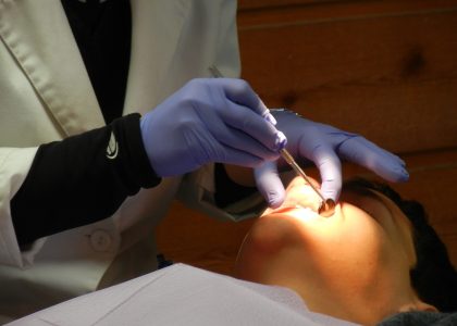 polskaracja.pl: Dentystka o wysokich cenach za zabiegi