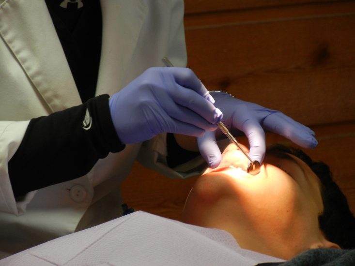 polskaracja.pl: Dentystka o wysokich cenach za zabiegi