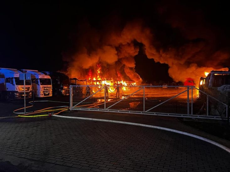 polskaracja.pl: Gigantyczny pożar, spłonęły ciężarówki