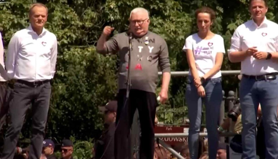 polskaracja.pl: Lech Kaczyński przemówił na marszu Donalda Tuska